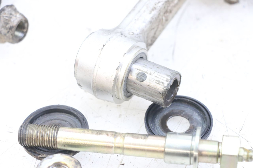 photo de ŁĄCZNIK AMORTYZATORA TRIUMPH SPEED TRIPLE T301 900 (1994 - 1996) - Szczegóły charakterystyczne