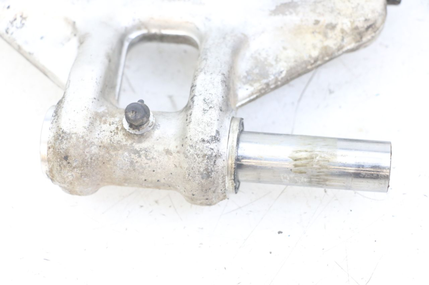 photo de ŁĄCZNIK AMORTYZATORA TRIUMPH SPEED TRIPLE T301 900 (1994 - 1996) - Widok z bliska