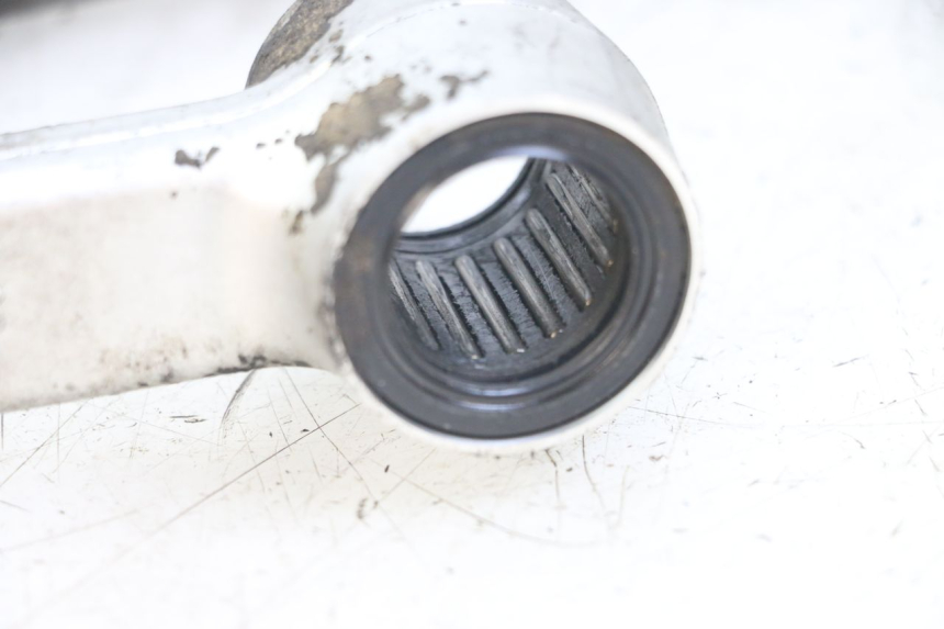 photo de ŁĄCZNIK AMORTYZATORA TRIUMPH SPEED TRIPLE T301 900 (1994 - 1996) - Zbliżenie techniczne