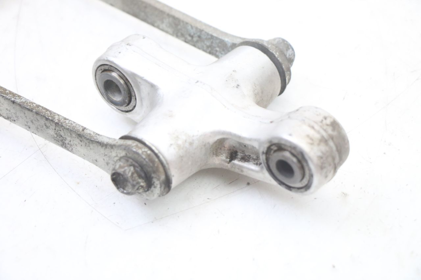 photo de ŁĄCZNIK AMORTYZATORA SUZUKI GSF S BANDIT 600 (2000 - 2004) - Szczegół części