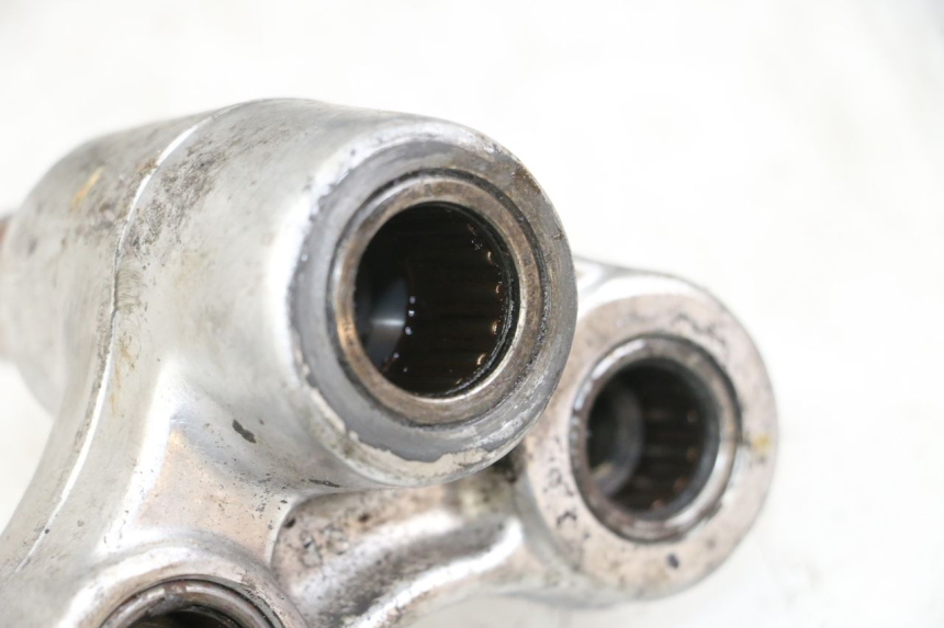 photo de ŁĄCZNIK AMORTYZATORA SUZUKI SV S 650 (1999 - 2002) - Zbliżenie techniczne