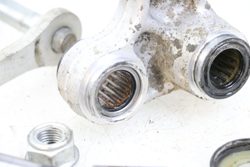 photo de ŁĄCZNIK AMORTYZATORA HYOSUNG XRX 125 (2000 - 2008) - Punkty mocowania