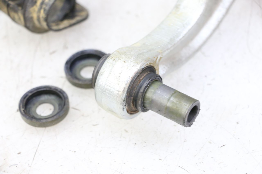 photo de ŁĄCZNIK AMORTYZATORA YAMAHA TTR 125 (2000 - 2020) - Zbliżenie techniczne