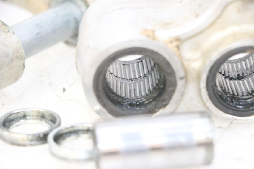 photo de ŁĄCZNIK AMORTYZATORA YAMAHA YZF YZ-F 450 (2014 - 2016) - Oznaczenia i referencje