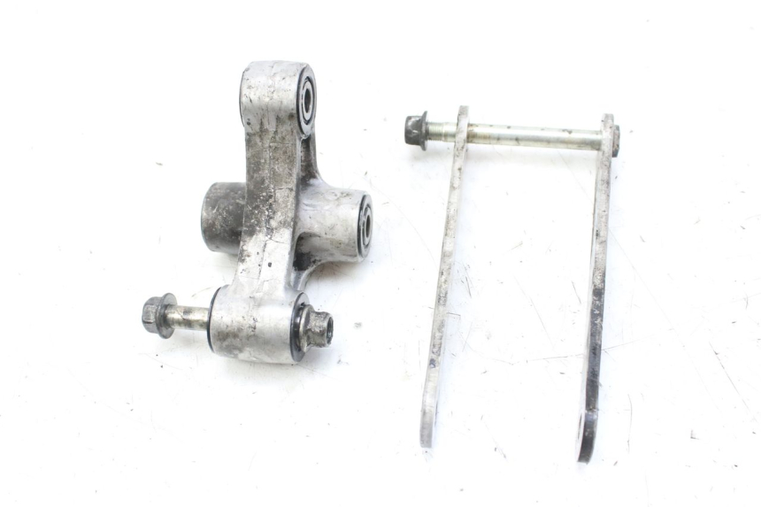 photo de ŁĄCZNIK AMORTYZATORA KAWASAKI ZX-6R ZX6R 600 (1995 - 1997) - Zbliżenie techniczne