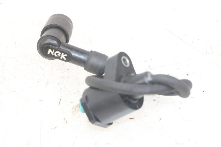 photo de CEWKA PEUGEOT JET FORCE CARBU 50 (2003 - 2016) - Inny kąt widzenia