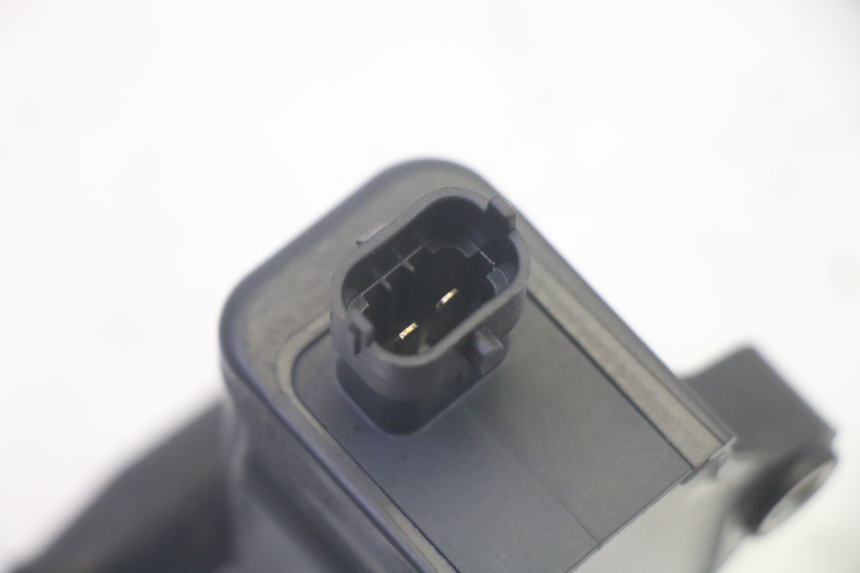 photo de CEWKA PIAGGIO MP3 HPE 350 (2018 - 2020) - Inny kąt widzenia