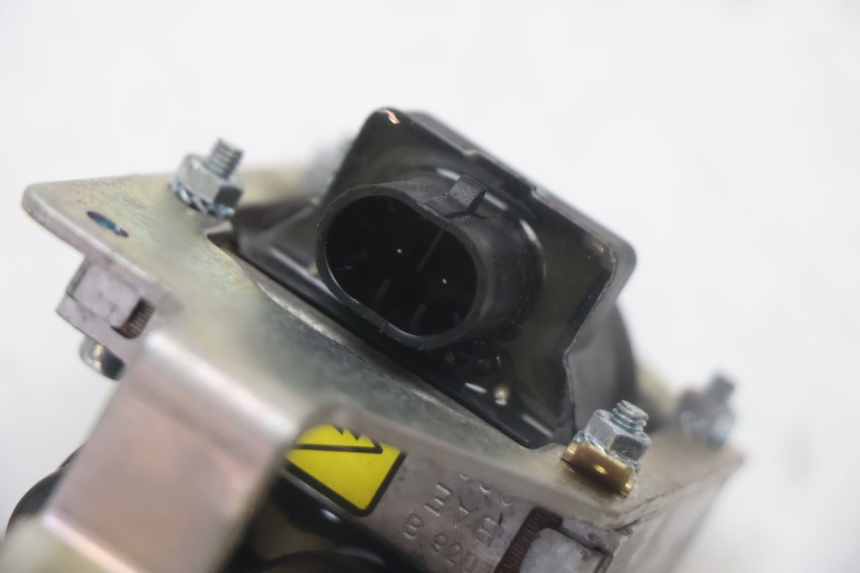 photo de CEWKA PIAGGIO MP3 HPE 530 (2022 - 2026) - Stan powierzchni