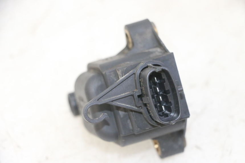 photo de CEWKA PIAGGIO MP3 LT 300 (2010 - 2016) - Inny kąt widzenia