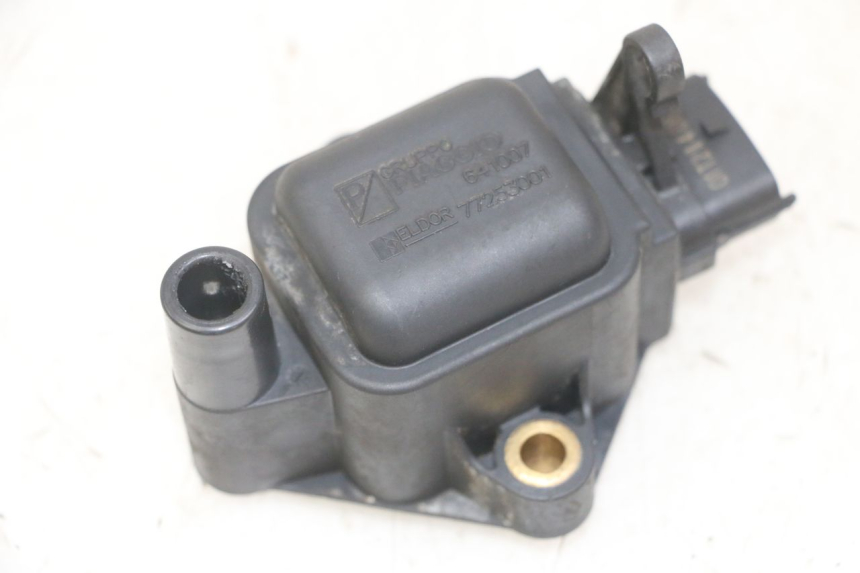 photo de CEWKA PIAGGIO MP3 LT 300 (2010 - 2016) - Zbliżenie techniczne