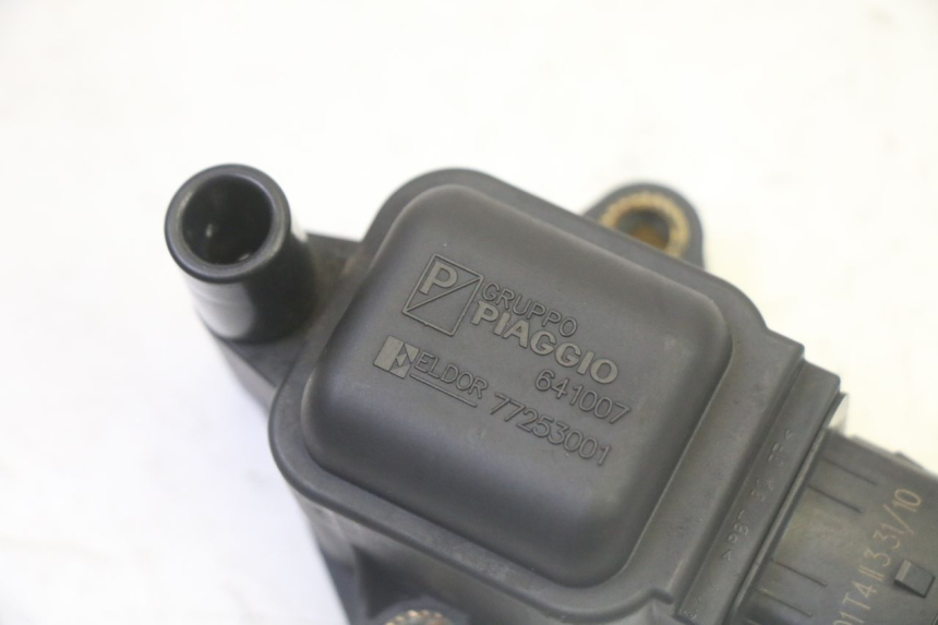 photo de CEWKA PIAGGIO MP3 LT 300 (2010 - 2016) - Szczegół części