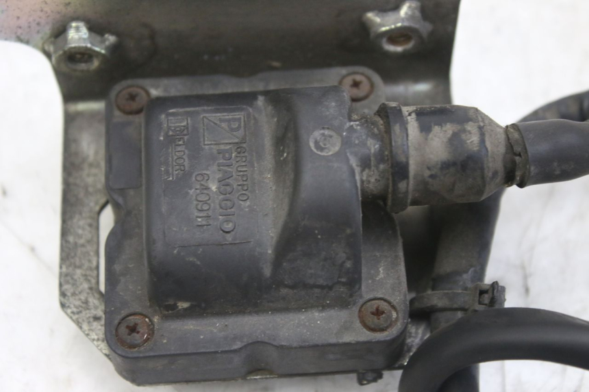 photo de CEWKA PIAGGIO MP3 RL 250 (2006 - 2010) - Inny kąt widzenia