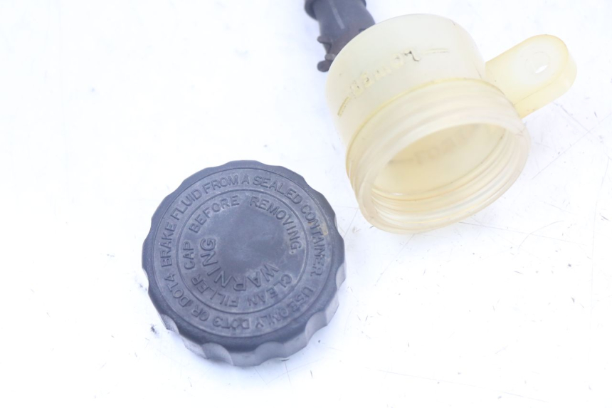 photo de ZBIORNIK PŁYNU HAMULCOWEGO YAMAHA FJ 3CX 1200 (1986 - 1996) - Zbliżenie techniczne