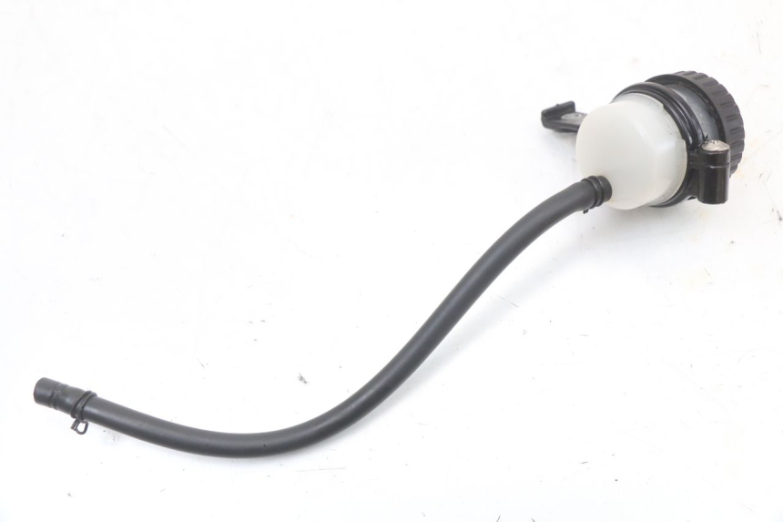 photo de ZBIORNIK PŁYNU HAMULCOWEGO MOTO GUZZI NORGE 8V GT 1200 (2011 - 2016) - Zoom stanu zużycia