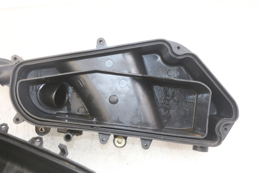 photo de OBUDOWA FILTRA POWIETRZA KYMCO AGILITY 4T 50 (2005 - 2018) - Stan powierzchni