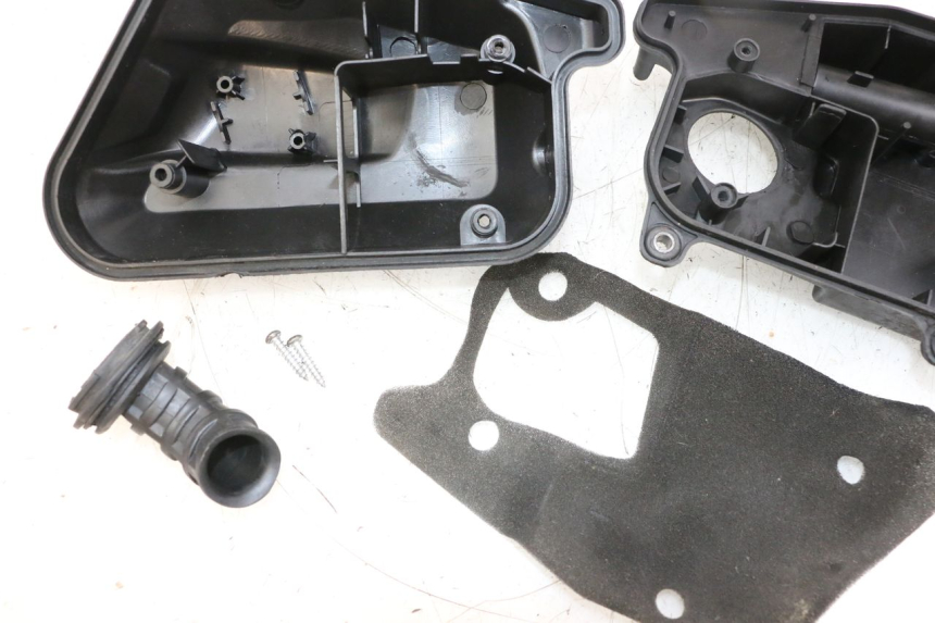 photo de OBUDOWA FILTRA POWIETRZA MBK BOOSTER SPIRIT NAKED 50 (2004 - 2017) - Szczegóły charakterystyczne