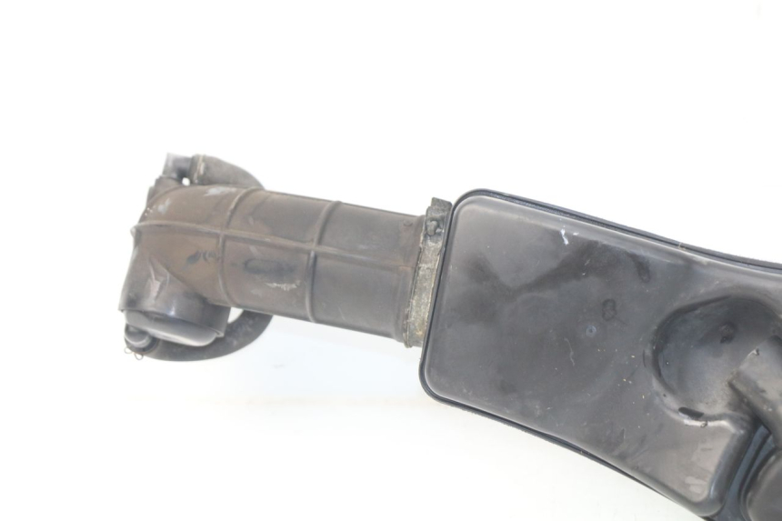 photo de OBUDOWA FILTRA POWIETRZA SUZUKI BURGMAN 125 (2007 - 2014) - Zbliżenie techniczne