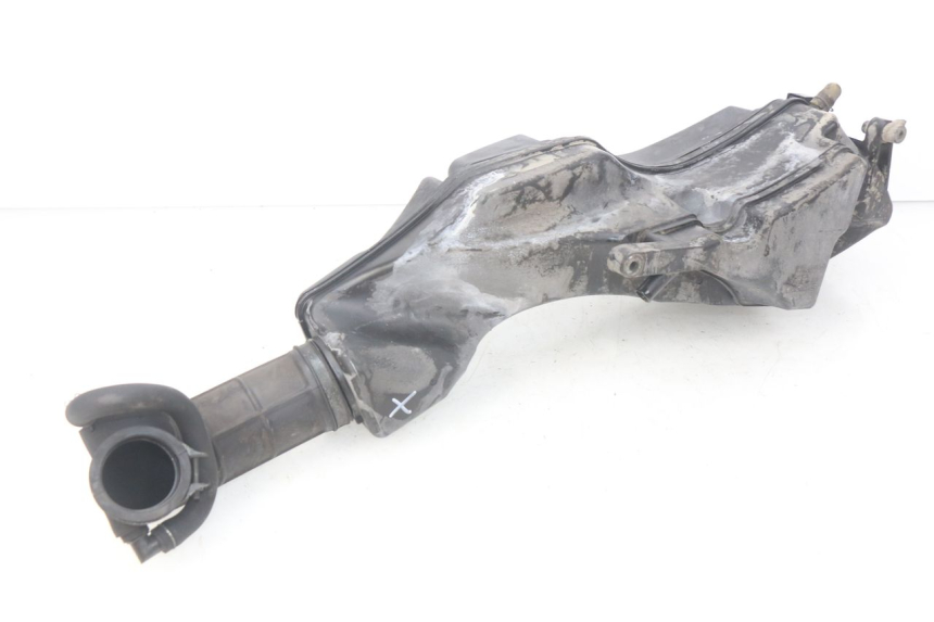 photo de OBUDOWA FILTRA POWIETRZA SUZUKI BURGMAN 125 (2007 - 2014) - Zbliżenie techniczne