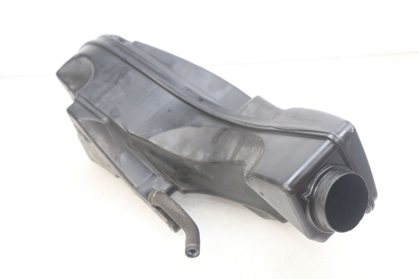 photo de OBUDOWA FILTRA POWIETRZA SUZUKI BURGMAN 125 (2007 - 2014) - Inny kąt widzenia