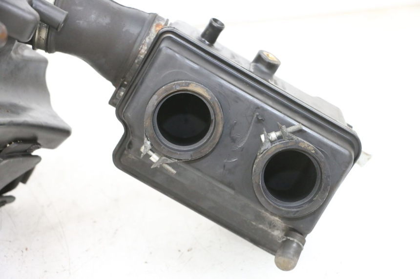 photo de OBUDOWA FILTRA POWIETRZA SUZUKI BURGMAN 650 (2013 - 2020) - Punkty mocowania