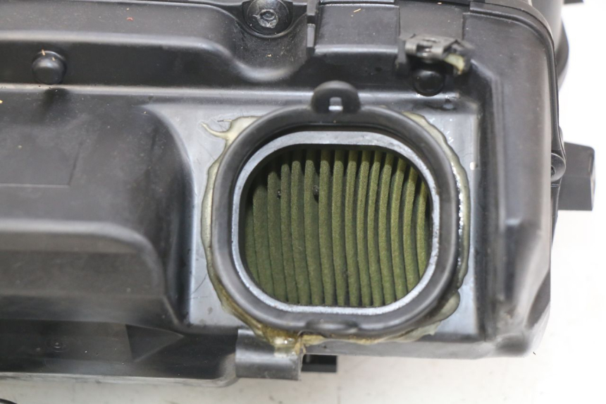 photo de OBUDOWA FILTRA POWIETRZA HONDA CB R 1000 (2018 - 2023) - Oznaczenia i referencje