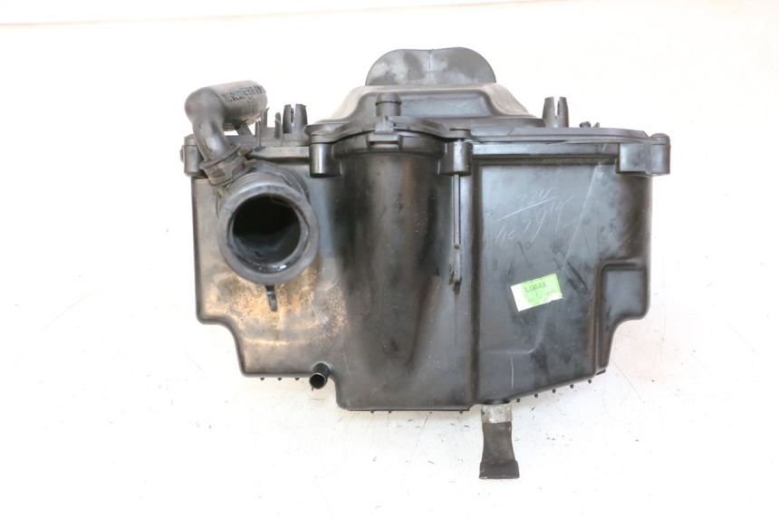 photo de OBUDOWA FILTRA POWIETRZA HONDA CBF 125 (2009 - 2015) - Zbliżenie techniczne