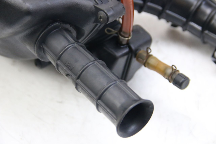 photo de OBUDOWA FILTRA POWIETRZA KYMCO DINK STREET 125 (2009 - 2014) - Stan powierzchni