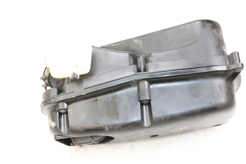 photo de OBUDOWA FILTRA POWIETRZA HONDA FES PANTHEON 2T 125 (1998 - 2002) - Zbliżenie techniczne