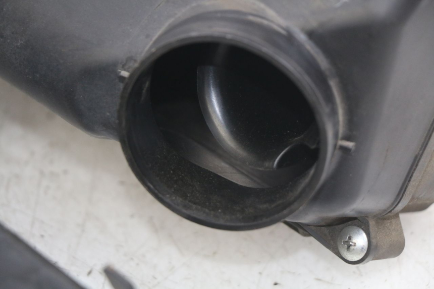 photo de OBUDOWA FILTRA POWIETRZA HONDA FJS SILVERWING SILVER WING 400 (2009 - 2016) - Zbliżenie techniczne