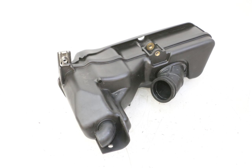 photo de OBUDOWA FILTRA POWIETRZA PIAGGIO FLY 2T 50 (2004 - 2017) - Szczegół części