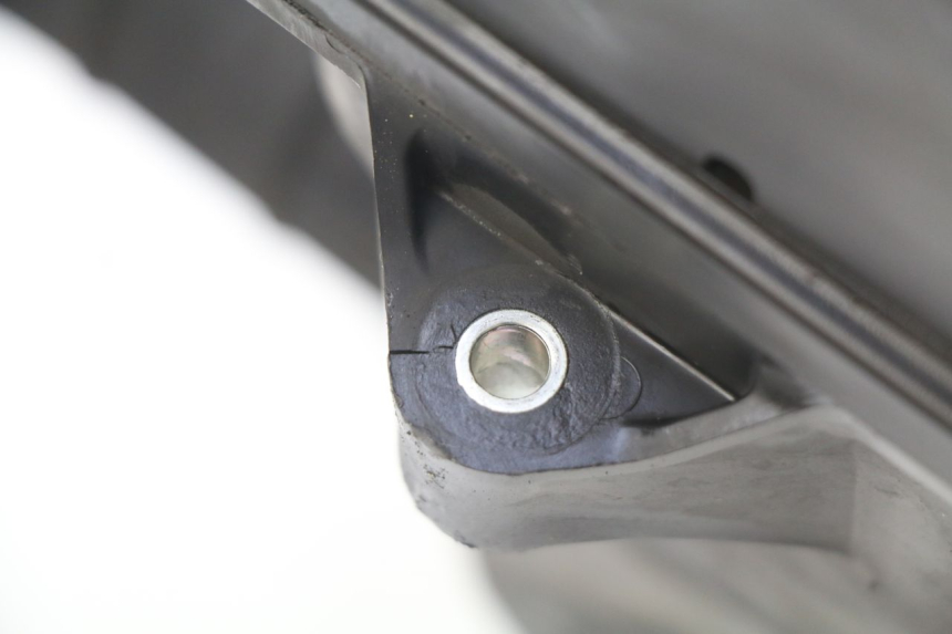 photo de OBUDOWA FILTRA POWIETRZA HONDA FORZA 125 (2015 - 2016) - Zoom stanu zużycia