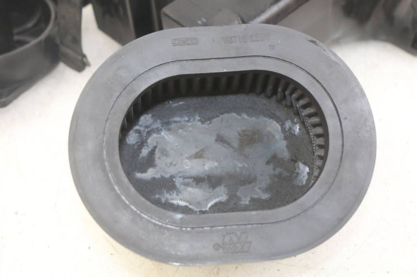 photo de OBUDOWA FILTRA POWIETRZA YAMAHA FZS FAZER 600 (1998 - 2001) - Część sprawdzona