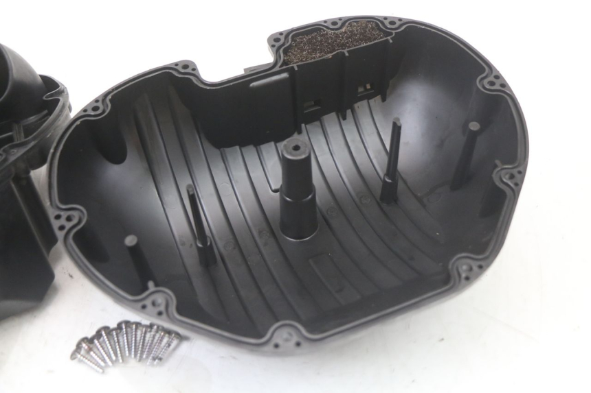 photo de OBUDOWA FILTRA POWIETRZA SUZUKI GSR 750 (2011 - 2017) - Widok produktu