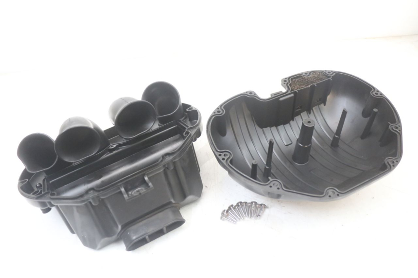 photo de OBUDOWA FILTRA POWIETRZA SUZUKI GSR 750 (2011 - 2017) - Część sprawdzona