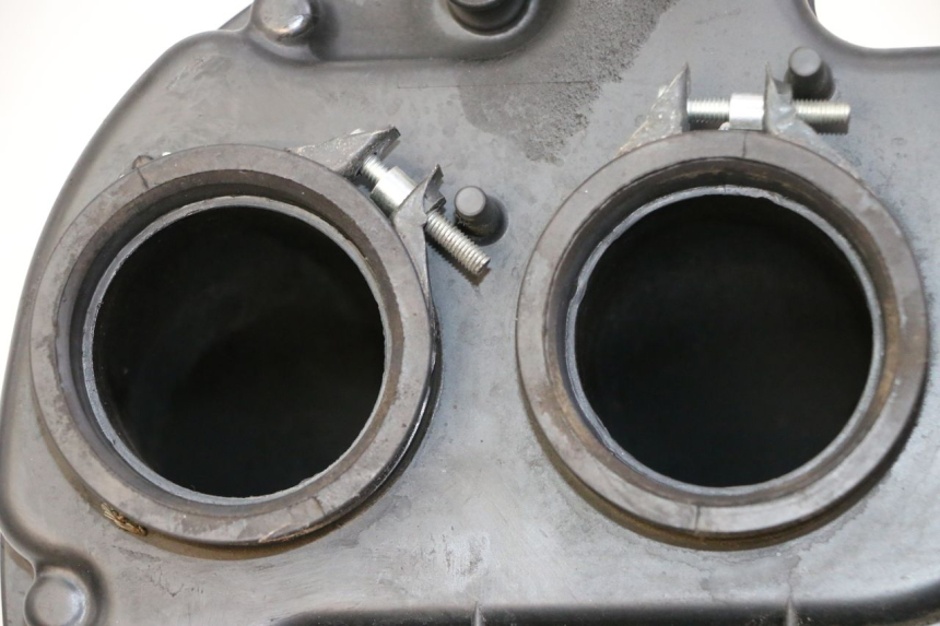 photo de OBUDOWA FILTRA POWIETRZA SUZUKI GSR 750 (2011 - 2017) - Inny kąt widzenia