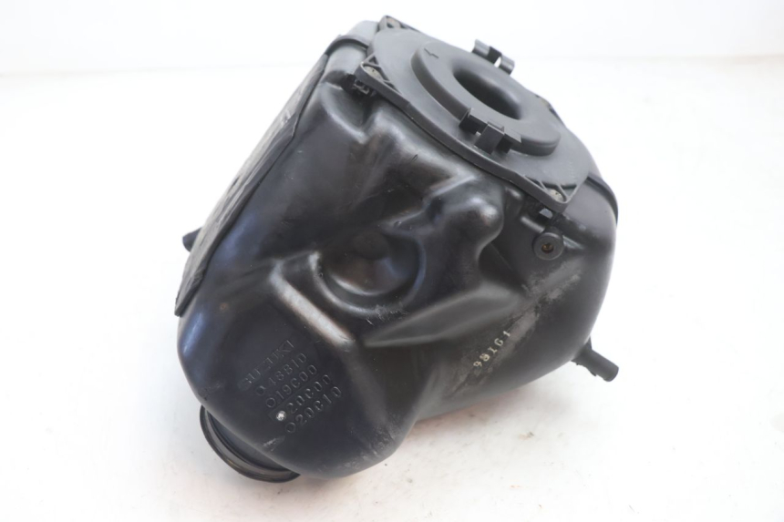 photo de SKRZYNKA FILTRA POWIETRZA SUZUKI GSX F GSXF 750 (1988 - 1998) - Zbliżenie techniczne