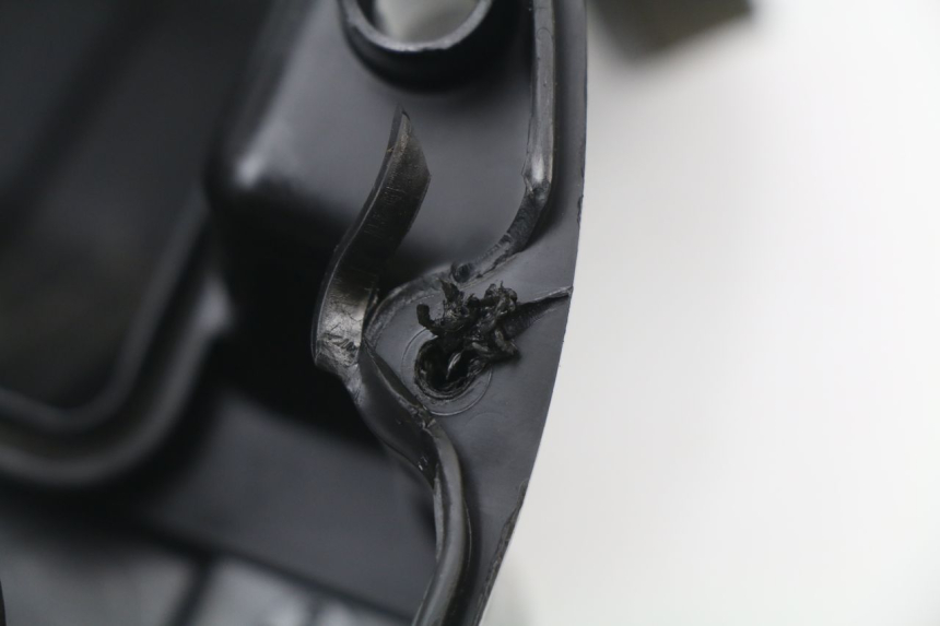 photo de OBUDOWA FILTRA POWIETRZA SUZUKI GSX-R GSXR 600 (2008 - 2010) - Zbliżenie techniczne