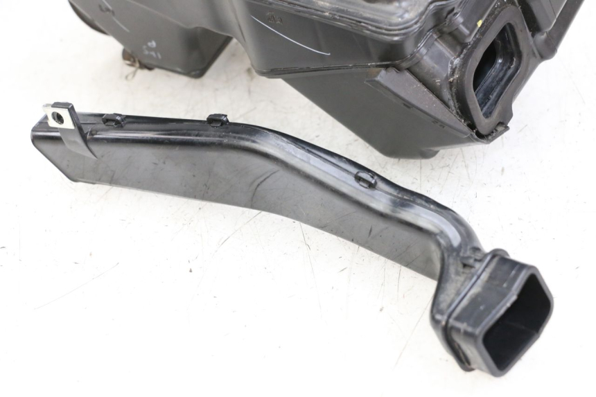 photo de OBUDOWA FILTRA POWIETRZA HUSQVARNA SVARTPILEN 401 (2018 - 2023) - Szczegół części