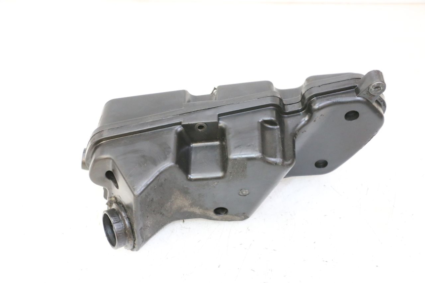 photo de OBUDOWA FILTRA POWIETRZA PEUGEOT KISBEE 2T 50 (2010 - 2017) - Zbliżenie techniczne