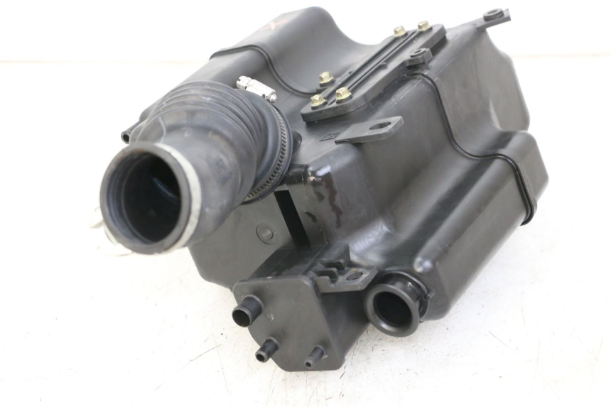 photo de OBUDOWA FILTRA POWIETRZA KYMCO XCITING 500 (2007 - 2010) - Zbliżenie techniczne