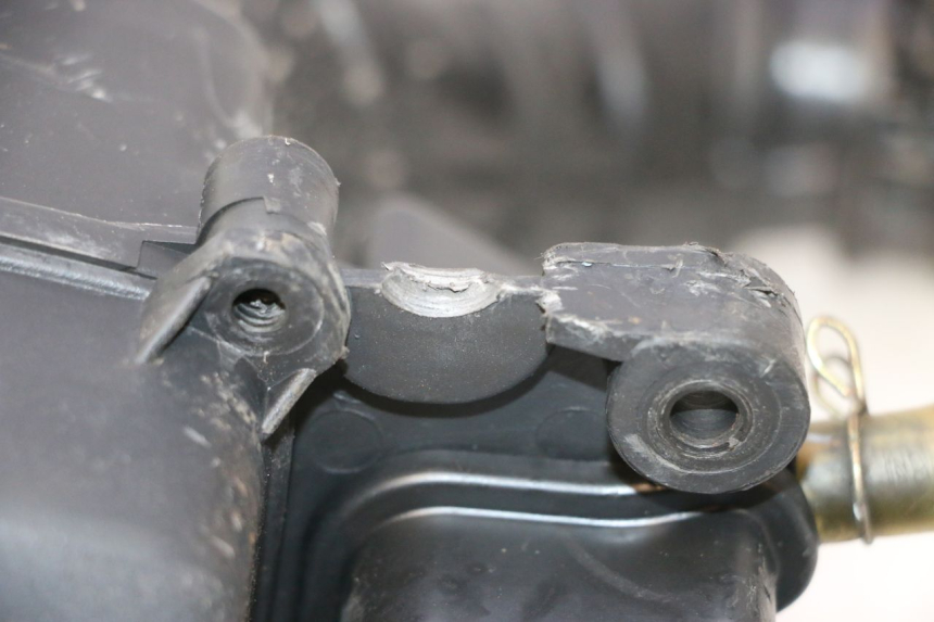 photo de OBUDOWA FILTRA POWIETRZA KYMCO LIKE 125 (2009 - 2016) - Zoom stanu zużycia