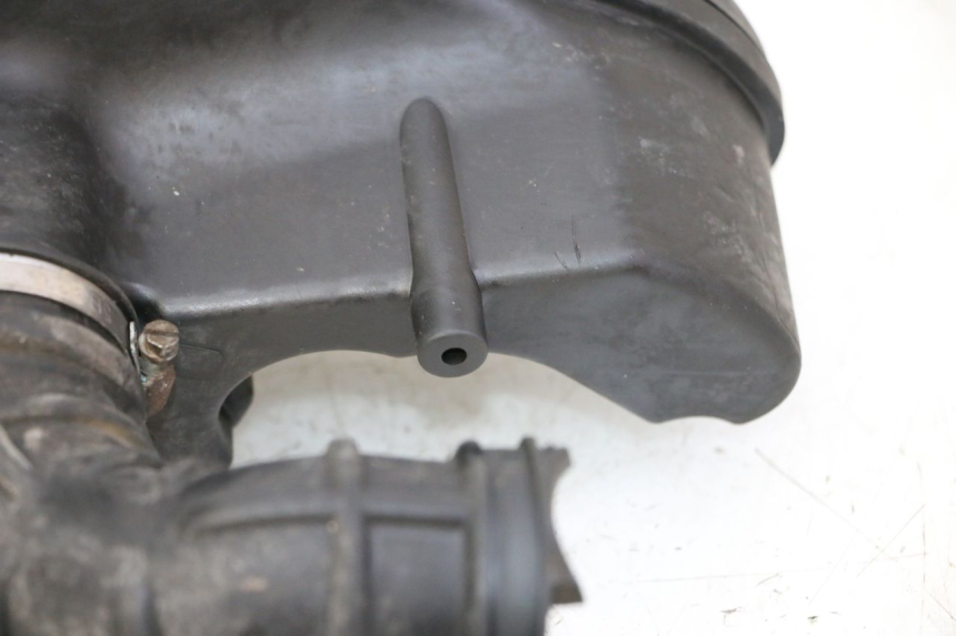 photo de OBUDOWA FILTRA POWIETRZA PIAGGIO LXV 4T 50 (2009 - 2013) - Zbliżenie techniczne