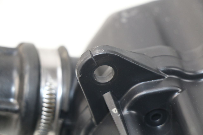 photo de OBUDOWA FILTRA POWIETRZA PEUGEOT METROPOLIS 400 (2017 - 2020) - Szczegół części