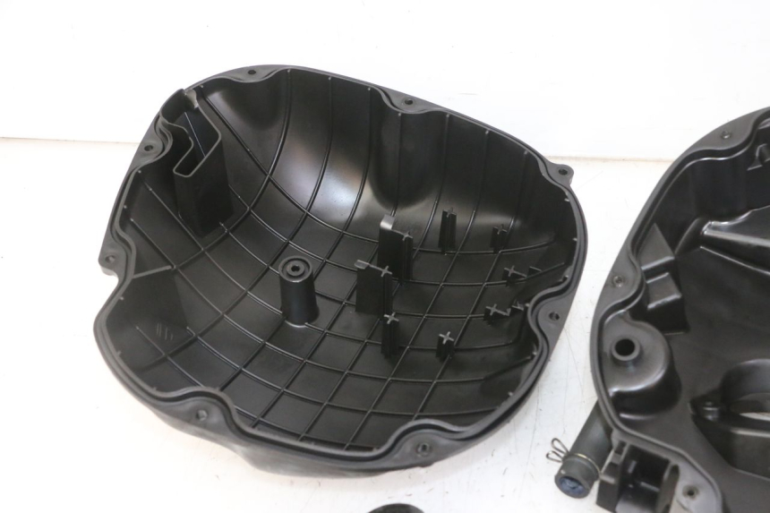 photo de OBUDOWA FILTRA POWIETRZA HONDA NTV DEAUVILLE ABS 700 (2007 - 2016) - Stan powierzchni