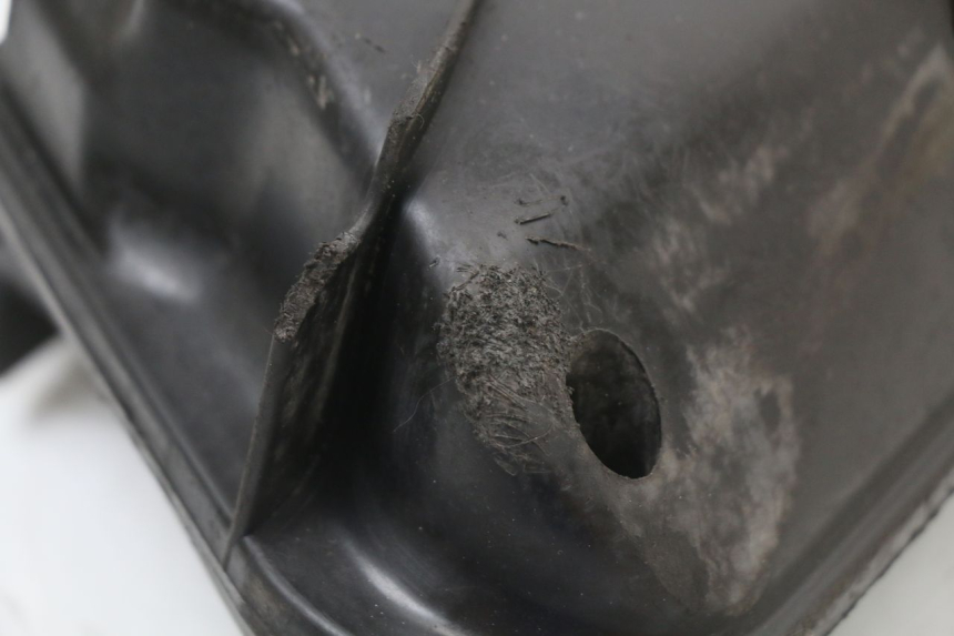 photo de OBUDOWA FILTRA POWIETRZA MBK OVETTO 2T 50 (2007 - 2017) - Stan powierzchni