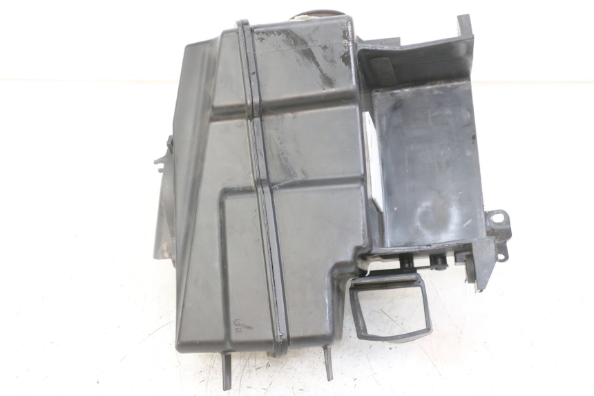 photo de OBUDOWA FILTRA POWIETRZA ROYAL ENFIELD HYMALAYAN 410 (2016 - 2023) - Zbliżenie techniczne