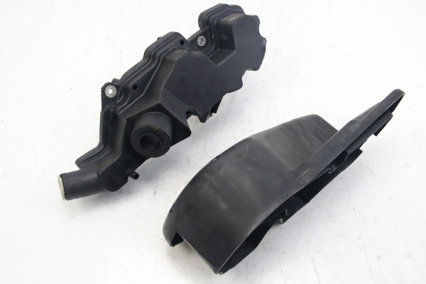 photo de OBUDOWA FILTRA POWIETRZA APRILIA SCARABEO 4T 50 (2009 - 2017) - Punkty mocowania