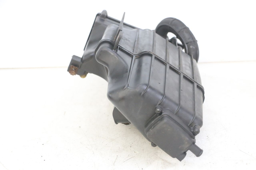 photo de OBUDOWA FILTRA POWIETRZA PIAGGIO SUPER LX 125 (2000 - 2003) - Inny kąt widzenia