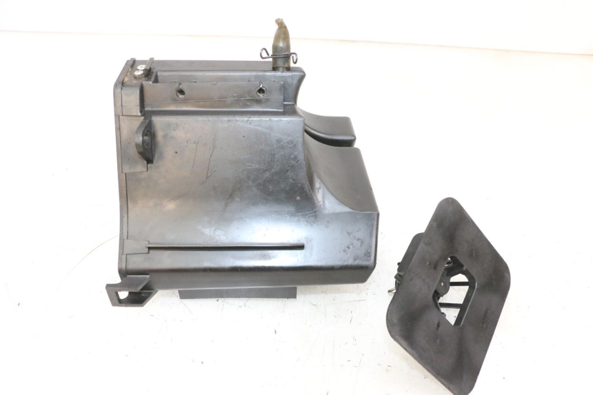 photo de OBUDOWA FILTRA POWIETRZA YAMAHA TTR 125 (2000 - 2020) - Zoom stanu zużycia