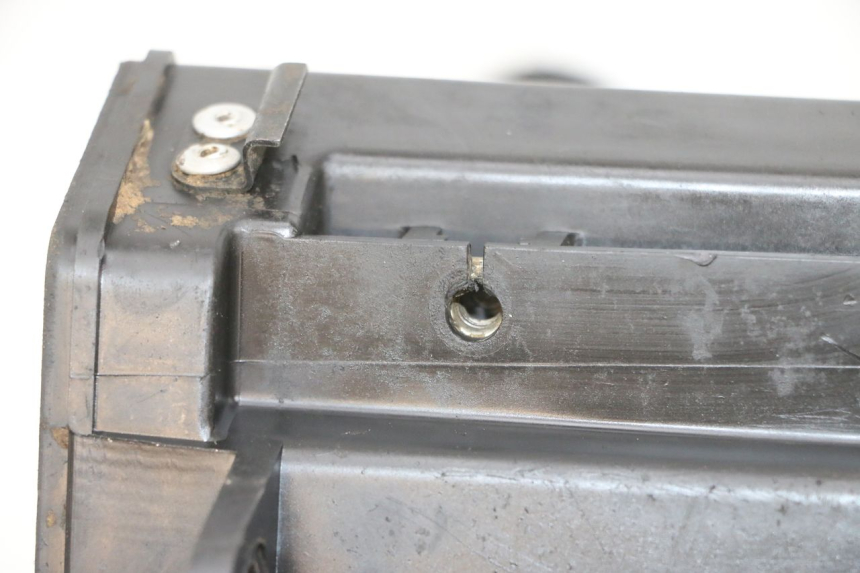 photo de OBUDOWA FILTRA POWIETRZA YAMAHA TTR 125 (2000 - 2020) - Zbliżenie techniczne